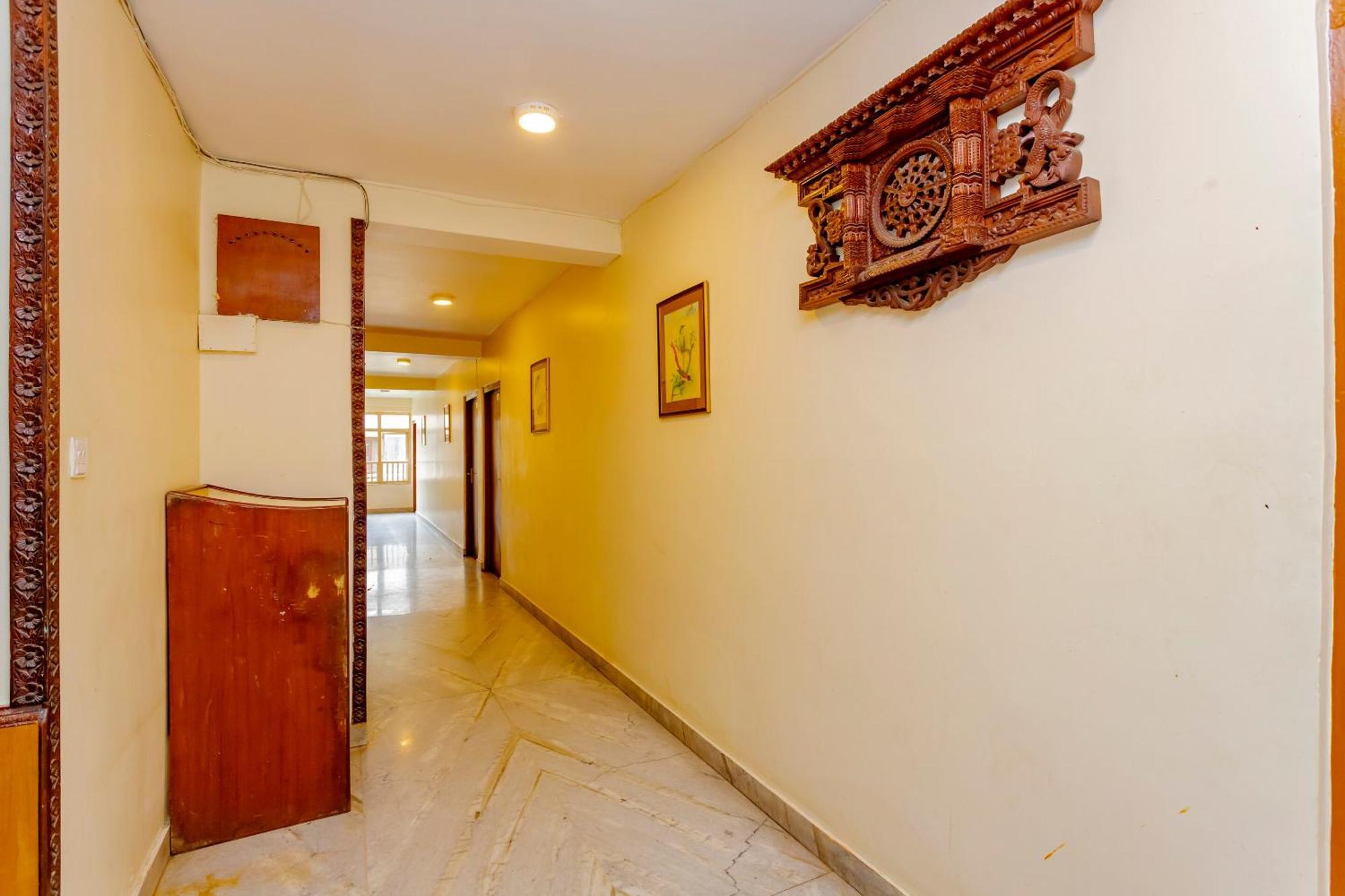 Oyo 795 Hotel Holiday Inn Kathmandu Luaran gambar
